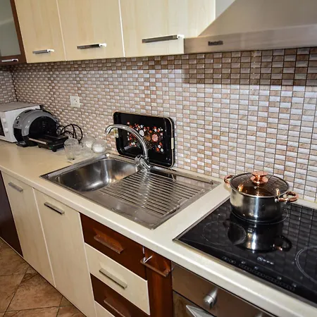 Apartament Rea Luxury Apartment *