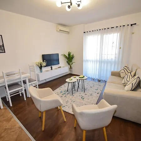 Apartament Rea Luxury Apartment *