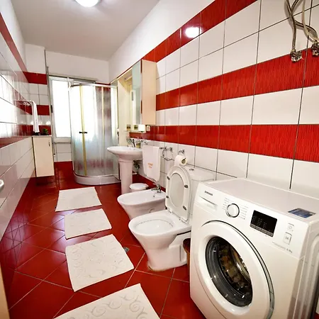 Apartament Rea Luxury Apartment *